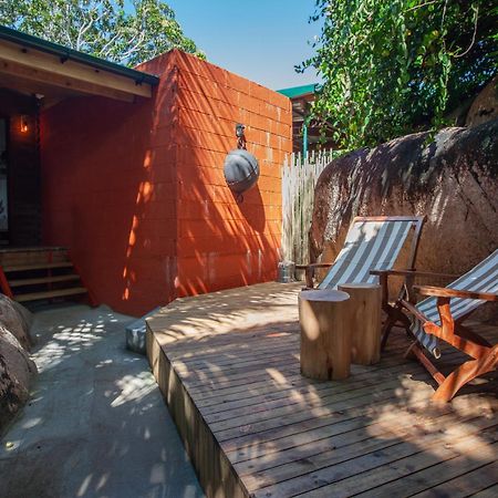 La Pointe Beach Huts Баи-Сейнт-Энн Экстерьер фото