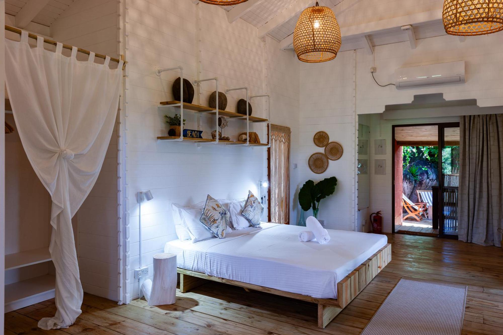 La Pointe Beach Huts Баи-Сейнт-Энн Экстерьер фото